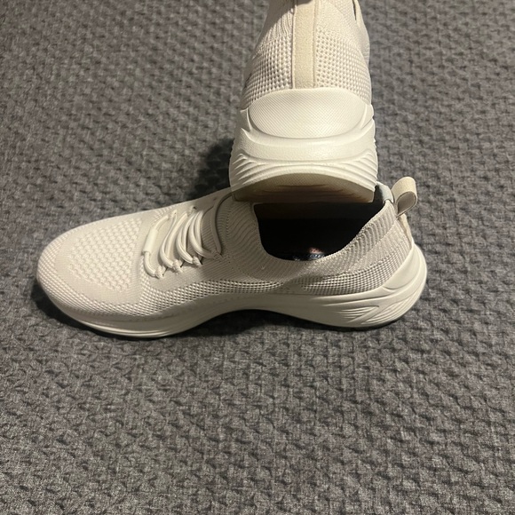 Skechers Shoes - Skechers sneakers worn once  size 19 slip in to comfort yet style